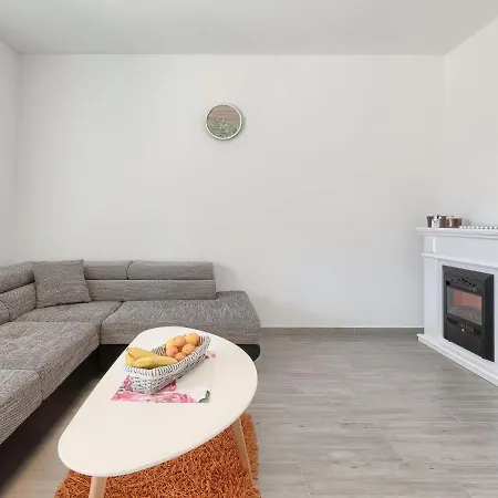 Prázdninový dům Zirdum By Interhome *