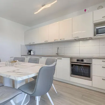Zirdum By Interhome بيت للعطل *