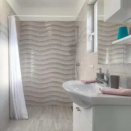 Zirdum By Interhome *