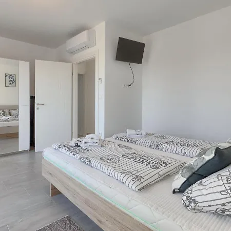 Zirdum By Interhome * Nova Vas (Porec)