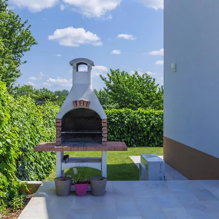Zirdum By Interhome Hébergement de vacances Nova Vas (Porec)