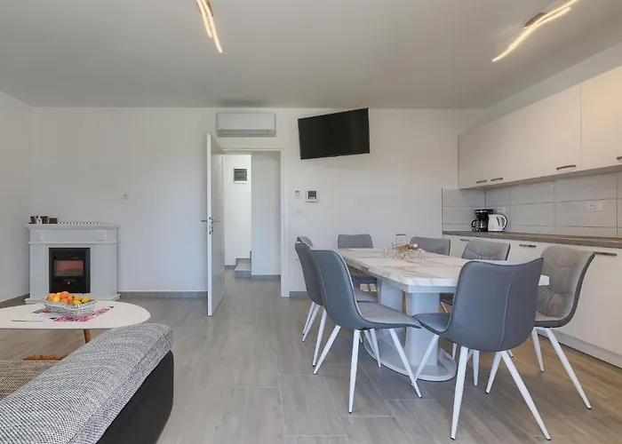 Vakantiehuis Zirdum By Interhome
