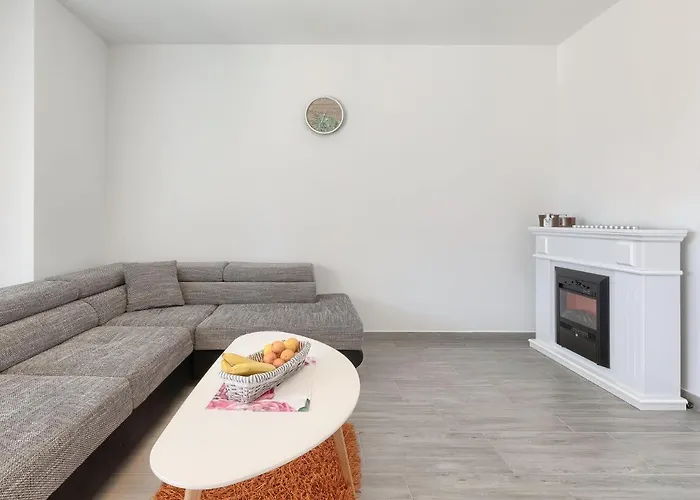 Vakantiehuis Zirdum By Interhome *