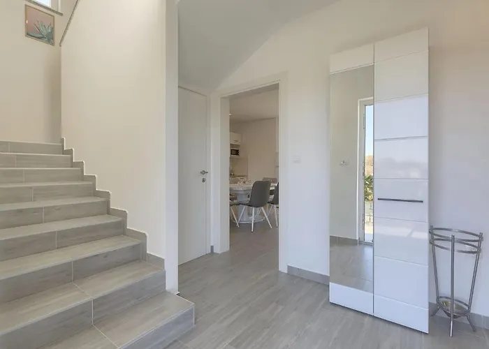 Vakantiehuis Zirdum By Interhome *