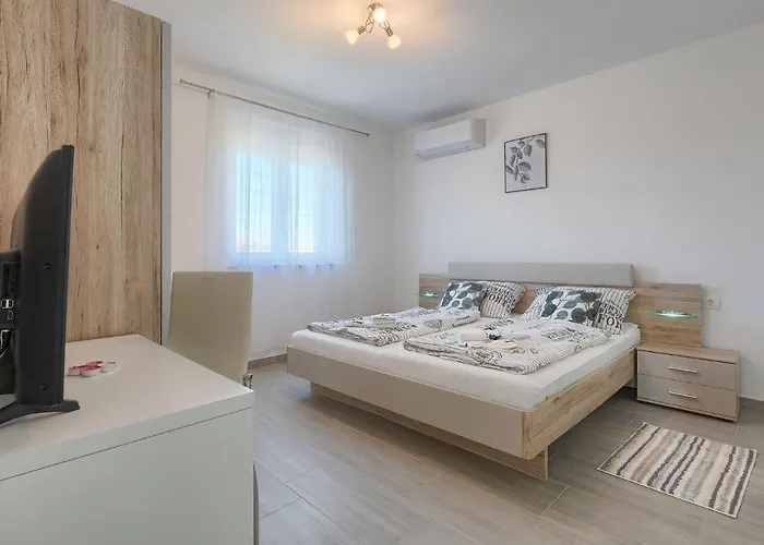 Vakantiehuis Zirdum By Interhome Nova Vas (Porec)