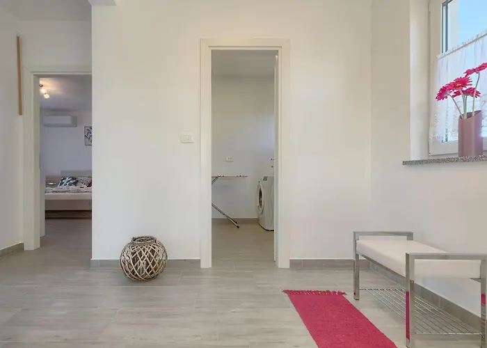 Vakantiehuis Zirdum By Interhome *