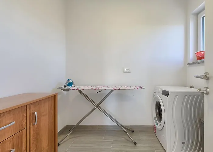 Vakantiehuis Zirdum By Interhome Nova Vas (Porec)