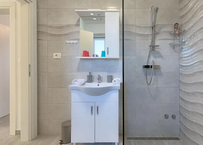 Zirdum By Interhome * Nova Vas (Porec)
