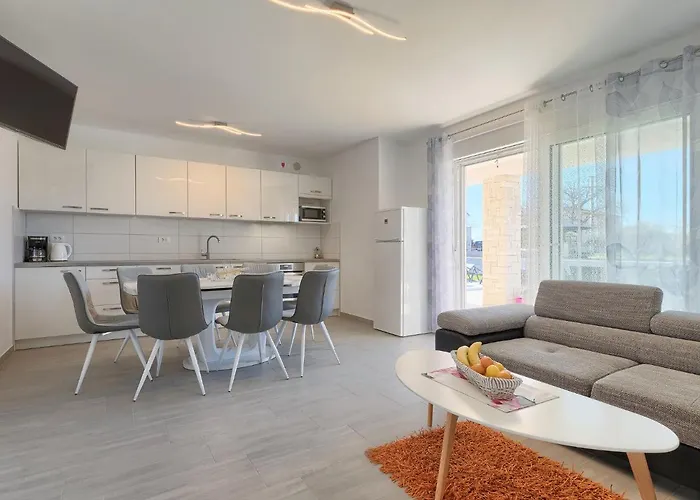 Vakantiehuis Zirdum By Interhome Nova Vas (Porec)