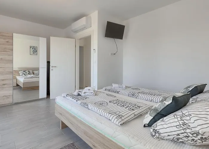 Zirdum By Interhome * Nova Vas (Porec)