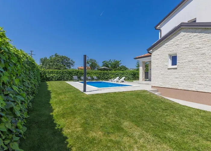 Zirdum By Interhome Vakantiehuis Nova Vas (Porec)